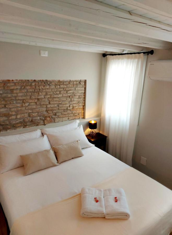 Canal Vena Apartsuite House Chioggia Bagian luar foto